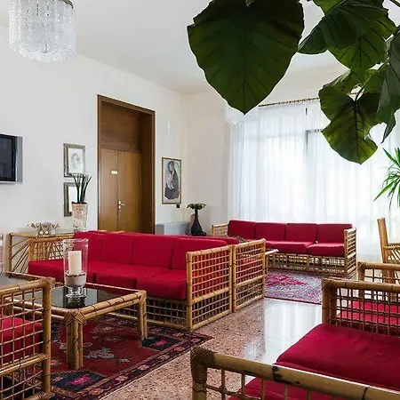Bristol Отель 4*